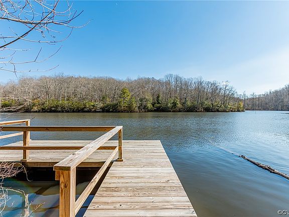 3rd image of 32 Shoreline Dr