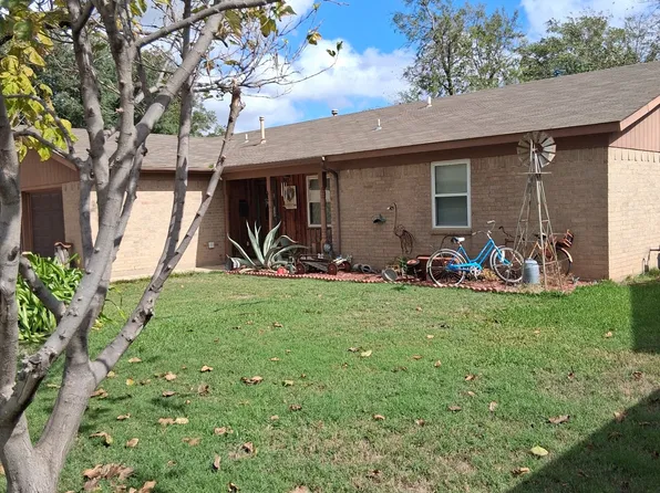 609 Opal St, Saginaw, TX 76179