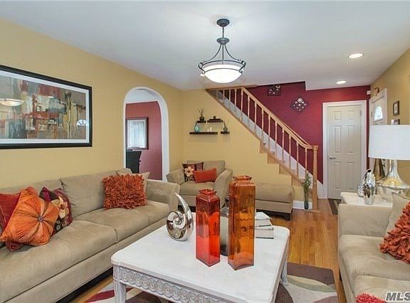 2nd image of 295 Doris Ave