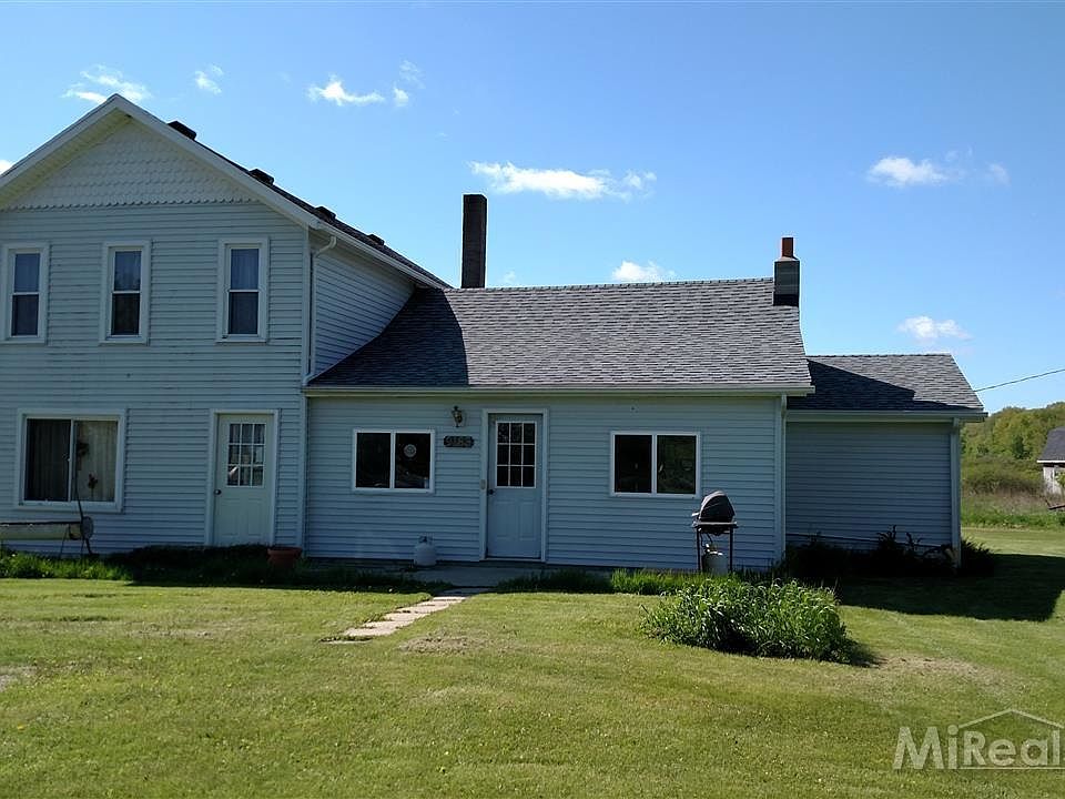 This is a view of the front of the home.