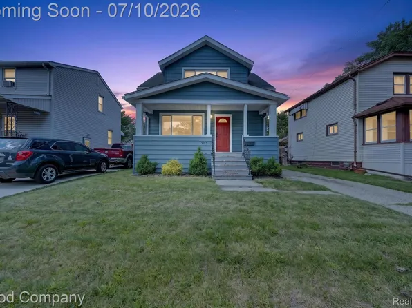 305 E Jarvis Ave, Hazel Park, MI 48030