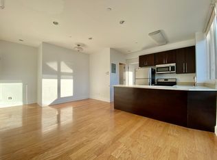 2527 18th St APT 3D, Astoria, NY 11102