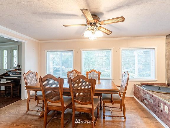 5th image of 6521 Henderson Blvd SE