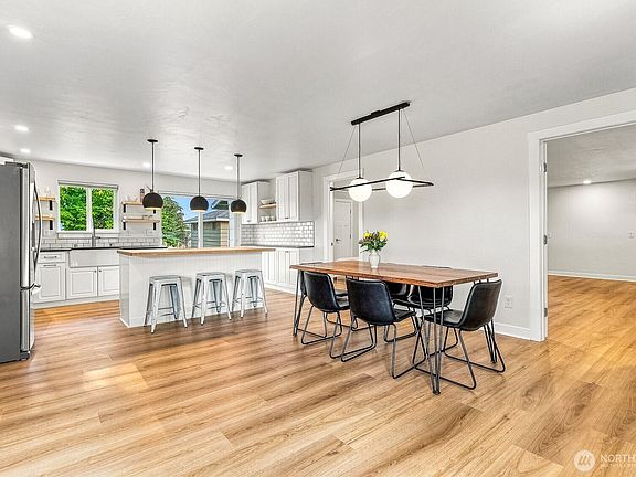 4th image of 2159 Solara Ln