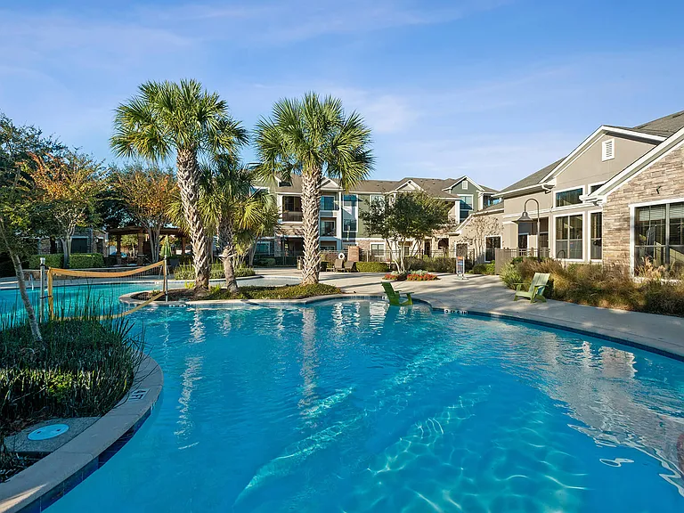 Lakeland Estates Apartment Homes — Photo 13