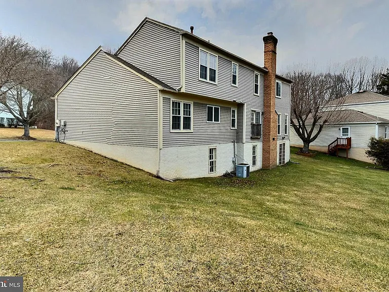 1501 Silverado Ct — Photo 30