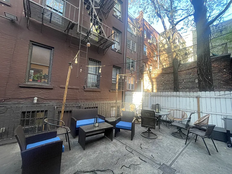 246 W 20th St #1C — Photo 9