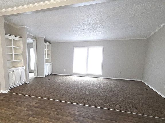 5th image of 43450 Goldfinch Cir