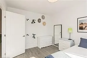 181 King St S #1010 — Photo 29