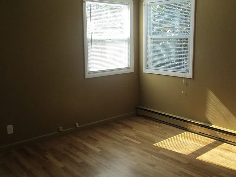 408 Ramona Ave — Photo 10