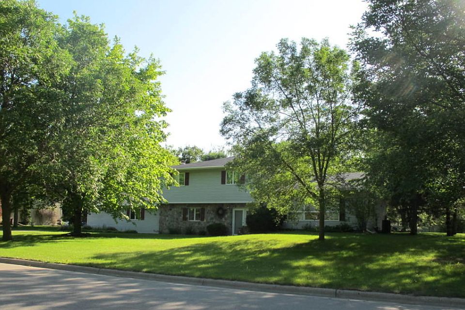 1st image of 107 Smith Ave