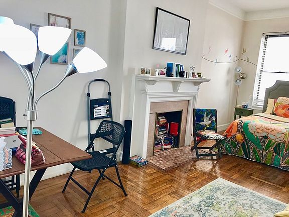3rd image of 17 W 76th St #4C1