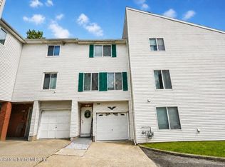 161 Emily Ln, Staten Island, NY 10312
