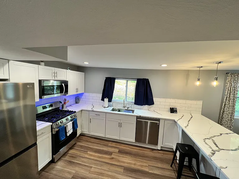 3932 Vinceton St — Photo 3