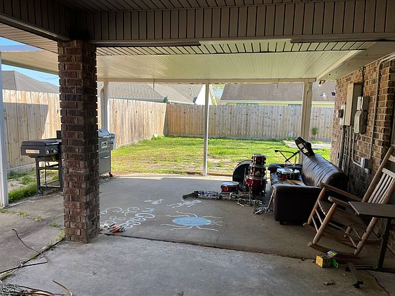 3rd image of 106 Stable Creek Dr