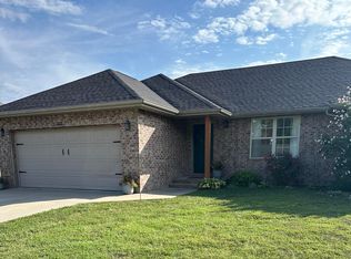 767 S Hackberry Ave, Nixa, MO 65714