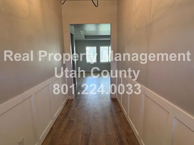 271 E Echo Ledge Dr — Photo 3