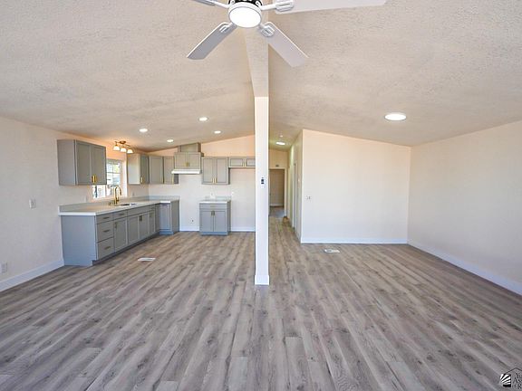 5th image of 12555 E 35th St