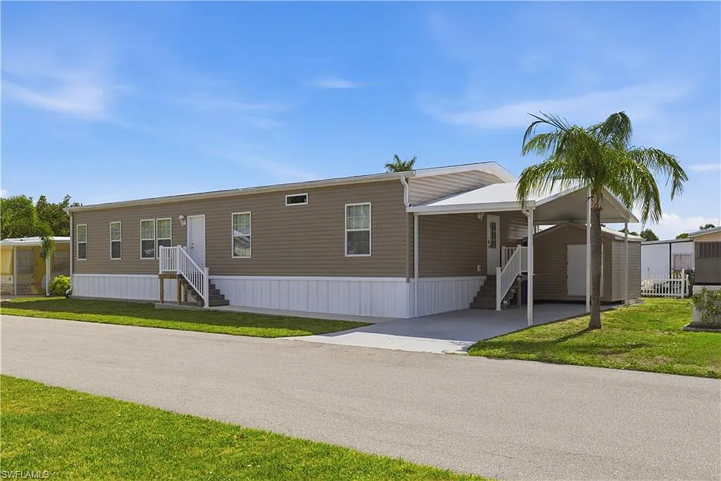 3 bed, 2.0 bath, 1798 sqft, $2,250 — Photo 2
