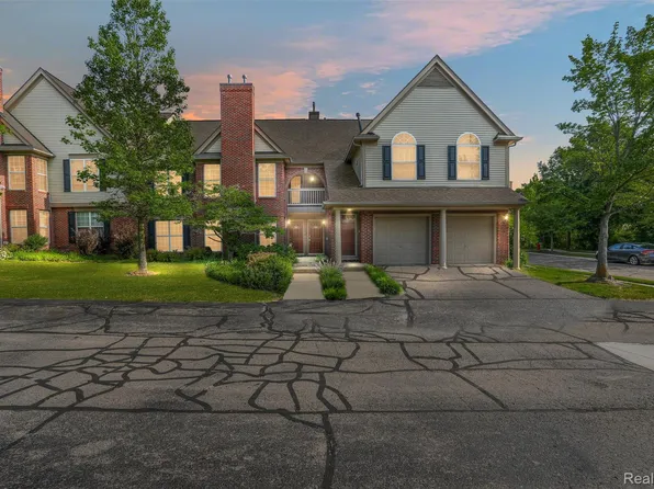 28185 Carlton Way Dr, Novi, MI 48377