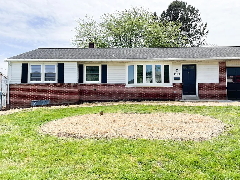 1730 Hemlock Rd — Photo 3