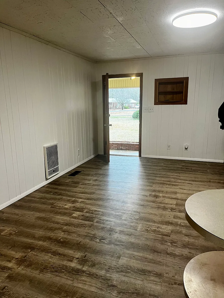 Building Photo - 1606 Delwood Cir