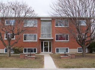 120 Clive Rd #4, Kitchener, ON N2H3N6