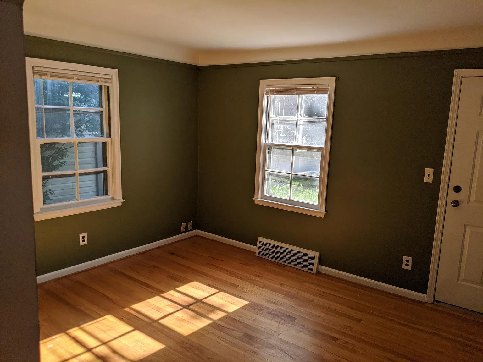 2 bed, 1.5 bath, 668 sqft, $2,100 — Photo 2
