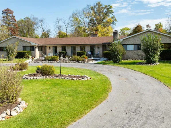 387 Woodbury Dr #1, Kearneysville, WV 25430