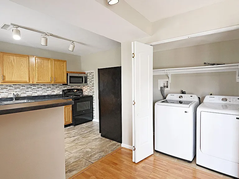 1223 Villa Ln #D — Photo 6