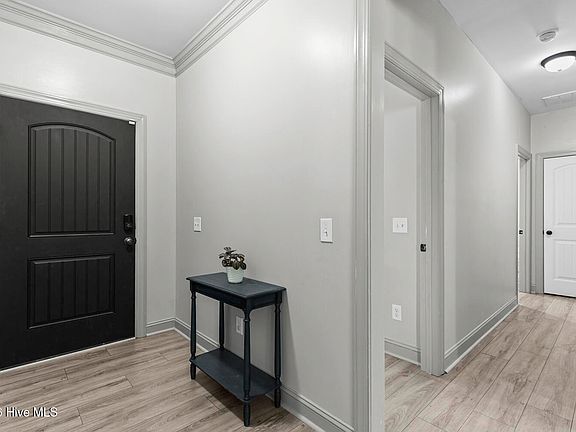 4th image of 127 Palo Alto Park Drive