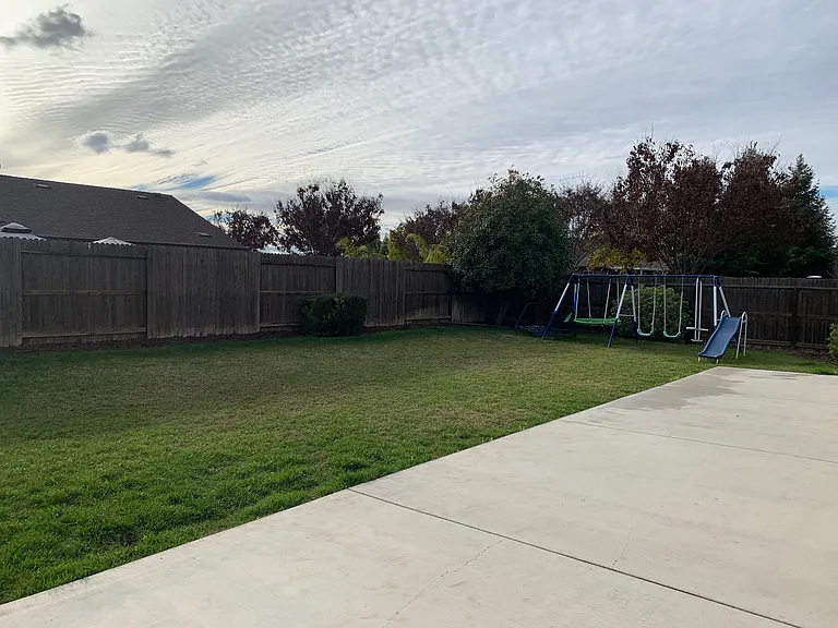 2423 W Corvina Ave — Photo 51