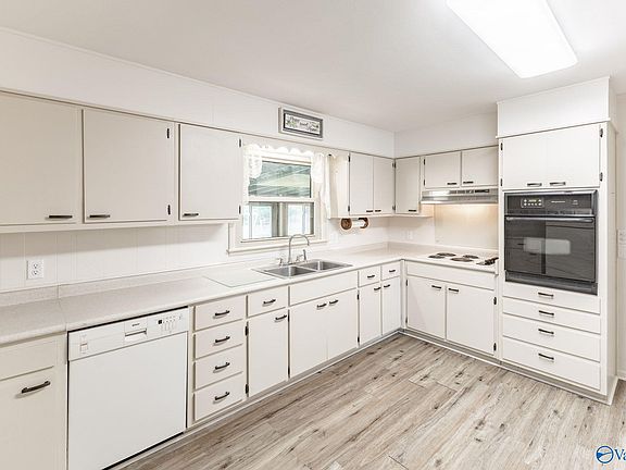 5th image of 3711 Glendale Ln NW
