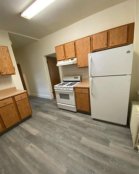 2nd image of 261 Glenhill Ave Floor 2