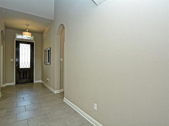 5th image of 2943 Angelina Dr