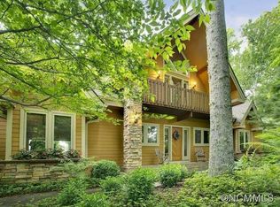 528 Hagen Dr, Hendersonville, NC 28739