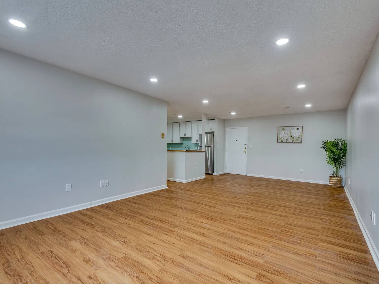 2 bed, 1069 sqft, $3,000 — Photo 3