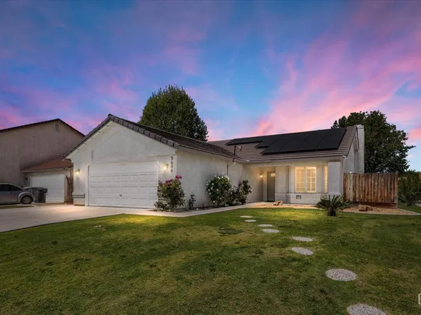 5600 Summer Cypress Dr, Bakersfield, CA 93313