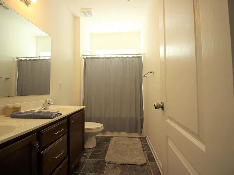 Royal Winchester Dr — Photo 26
