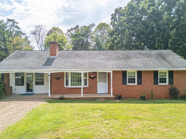 297 Mountainview Dr, Madison Heights, VA 24572