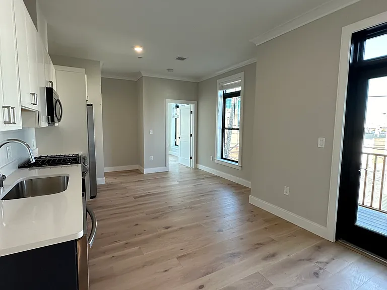 157 Everett St #306E — Photo 19