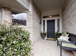 58 W Foxbriar Forest Cir, Spring, TX 77382