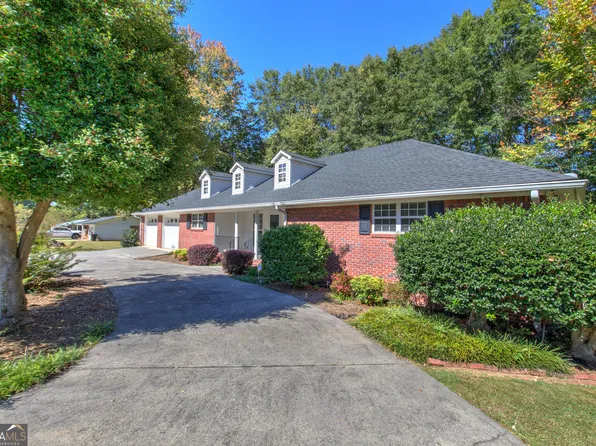 9 Greenbriar Ave, Cartersville, GA 30120