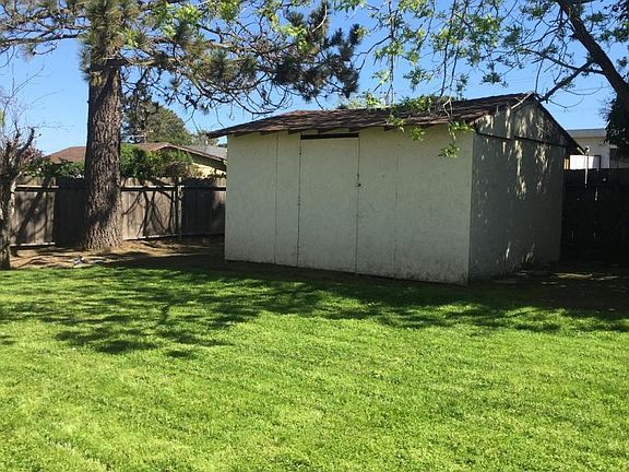 3rd image of 523 Sylvan Ave