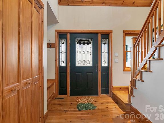5th image of 40 Walnut Ridge Cir