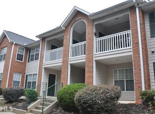 216 Streamside Dr, Roswell, GA 30076