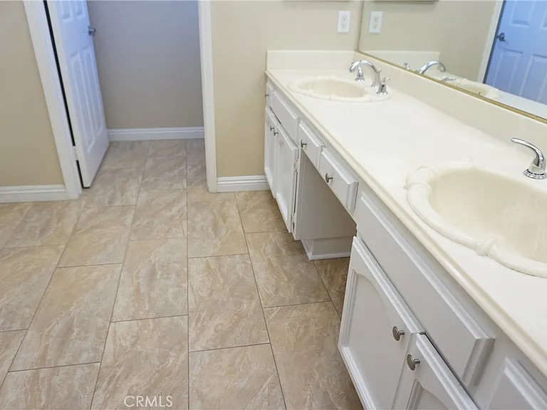 19584 Shadow Glen Cir — Photo 29