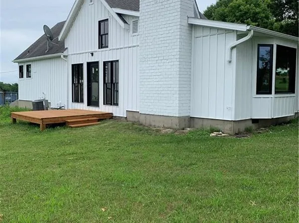3624 NE Spring Hill Rd, Hamilton, MO 64644