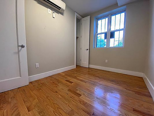 4th image of 93 Ryerson St #1A