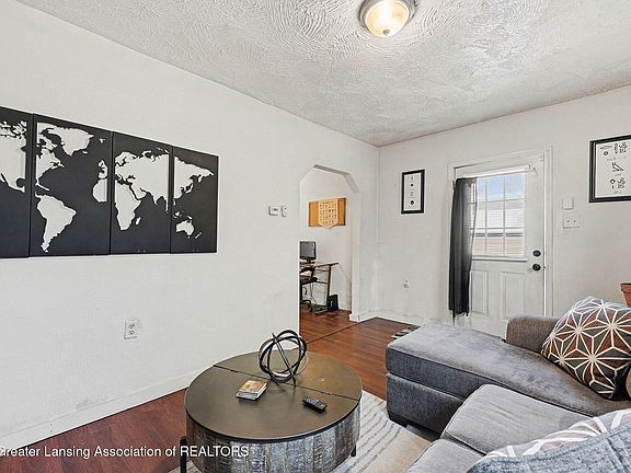 4th image of 305 E Euclid Ave